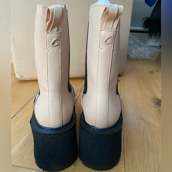 Circus by Sam Edelman cream tan platform Chelsea boots - Picture 2 of 13